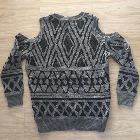 Rebecca Minkoff Grey Cold Shoulder Cut Out Page Sweater $168 NWOT - Picture 7 of 8